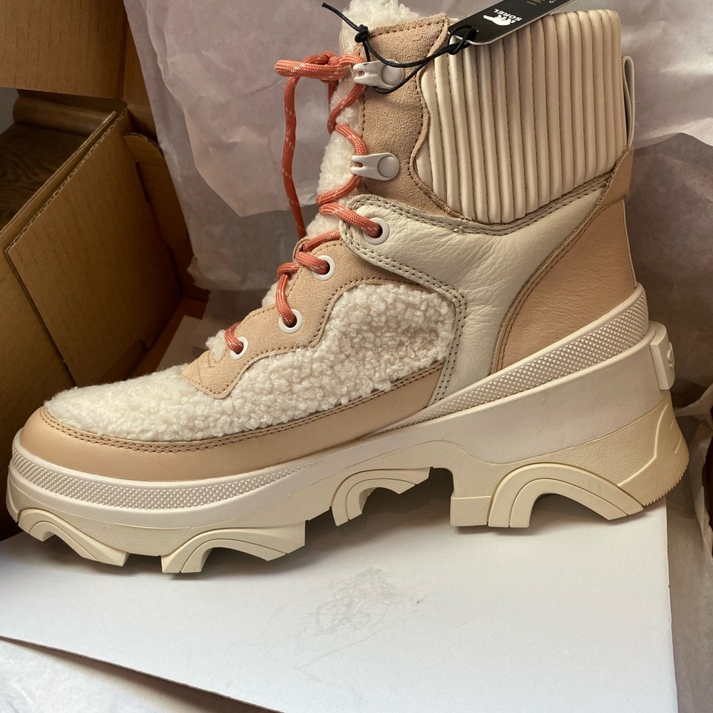 NEW SOREL BREX BOOTS